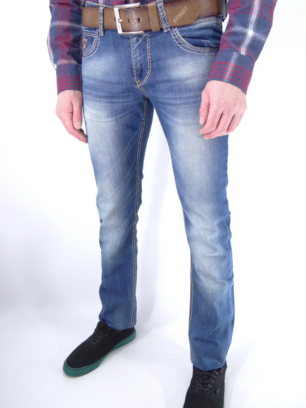 Джинсы Armani