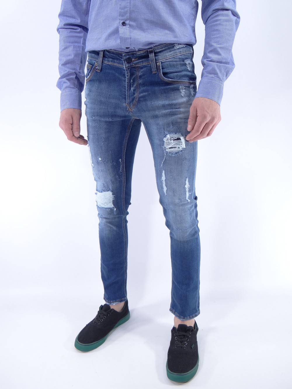 Джинсы Armani